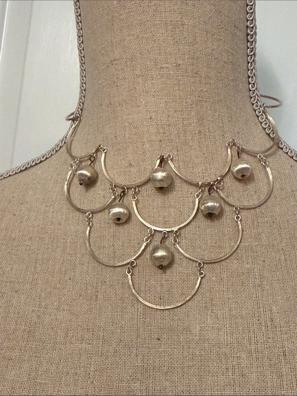 TCC VINTAGE MEXICO STERLING SILVER BIB NECKLACE SCALLOPED LINKS DANGLING BALLS